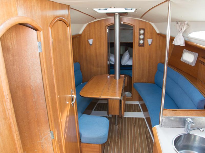 Book yachts online - sailboat - Sun Odyssey 32 - PETAR PAN (2017 sails) - rent