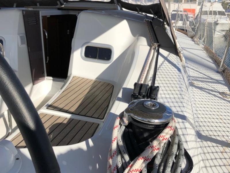 Book yachts online - sailboat - Sun Odyssey 349 - GRAPE - rent