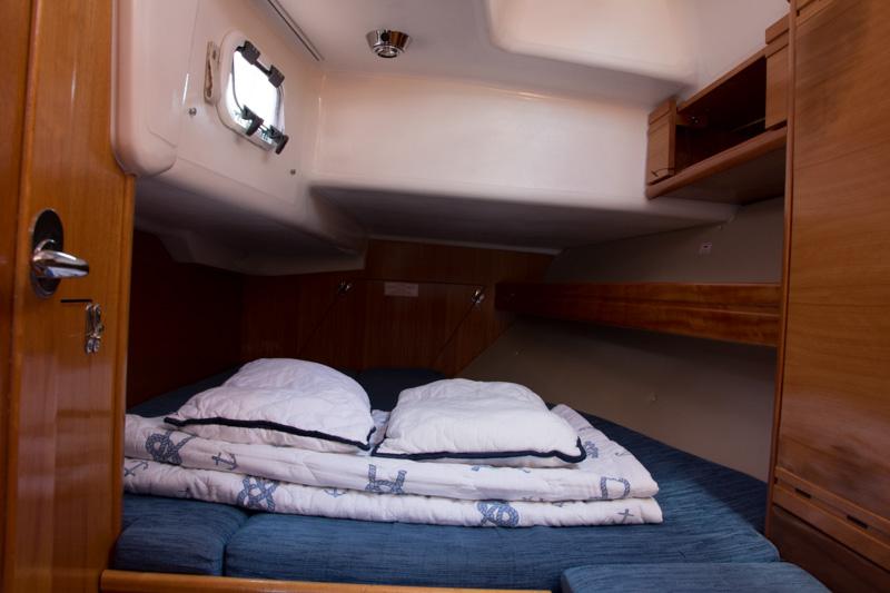 Book yachts online - sailboat - Bavaria 38 Cruiser - (1132 BG) (sails 2015) - rent