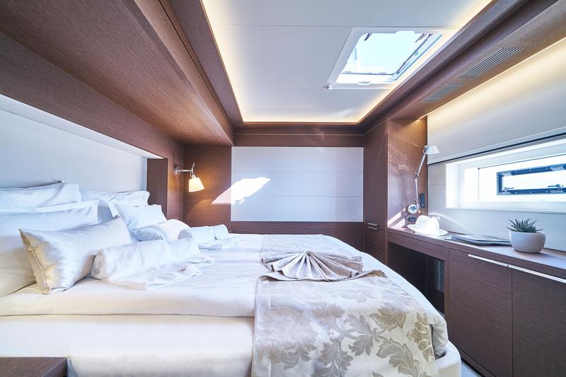 Book yachts online - catamaran - Lagoon Seventy 7 - ADRIATIC DRAGON - rent