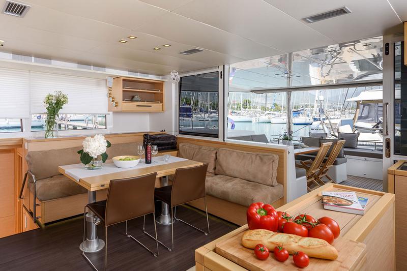 Book yachts online - catamaran - Lagoon 560 S2 - PRINCESS SELINE - rent