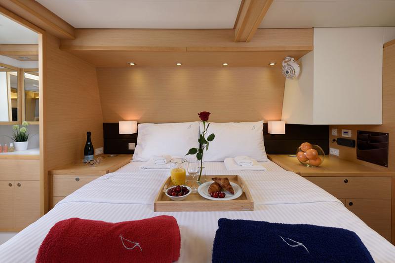 Book yachts online - catamaran - Lagoon 560 S2 - PRINCESS SELINE - rent