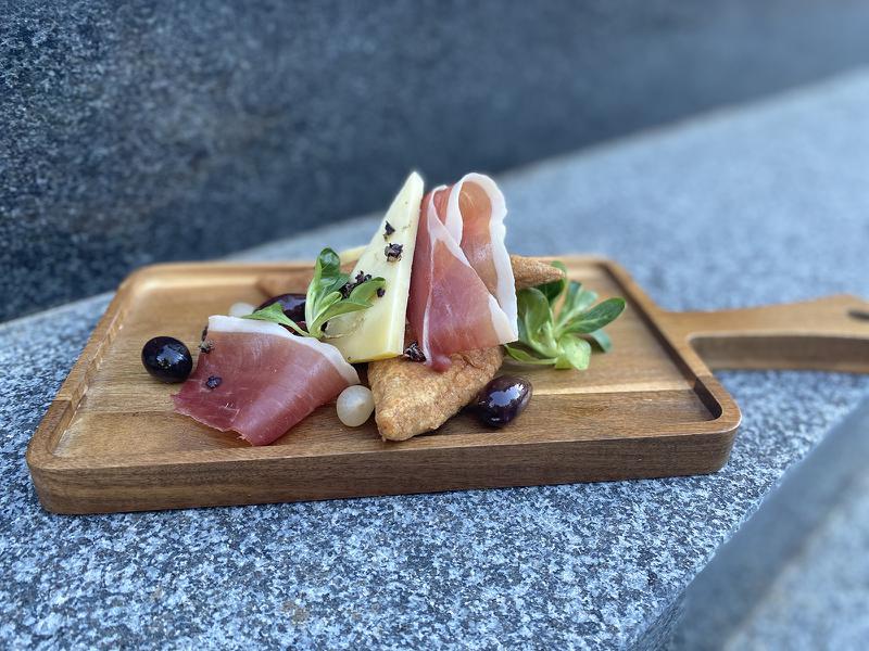 Book yachts online - catamaran - Lagoon 620 - ADRIATIC LION - rent