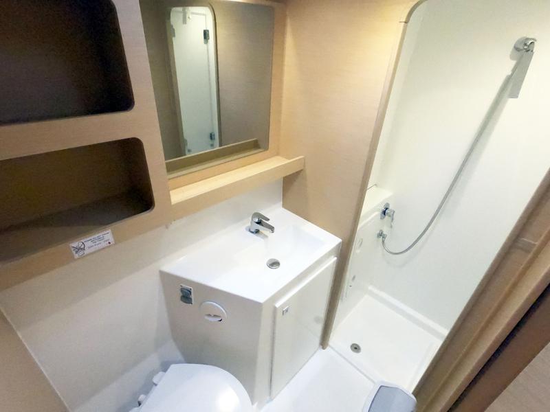 Book yachts online - catamaran - Lagoon 42 - MEERKAT - rent