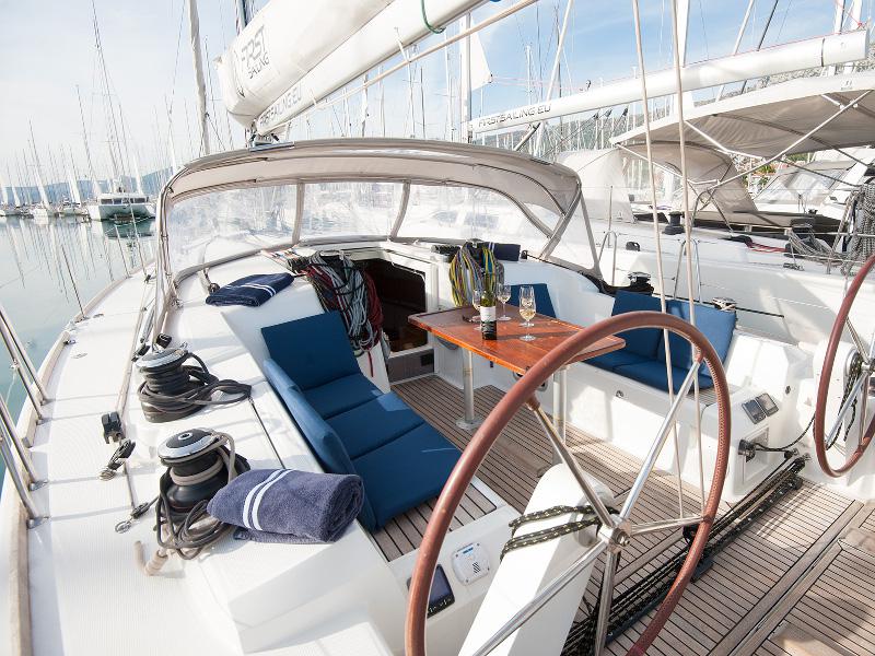 Book yachts online - sailboat - Beneteau First 45 - XENA - rent