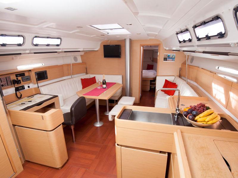 Book yachts online - sailboat - Beneteau First 45 - BYBLIS - rent
