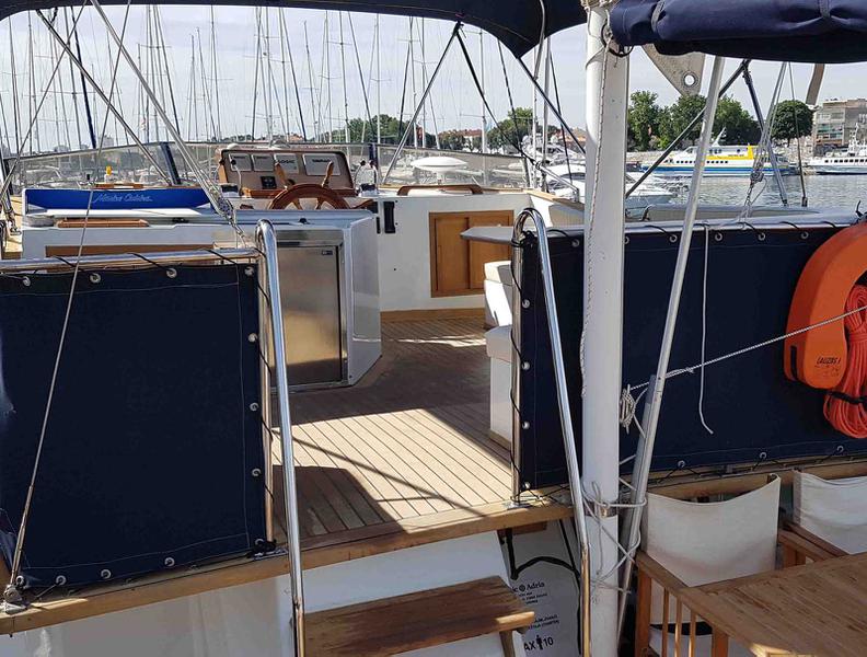 Book yachts online - motorboat - Hampton 42 - SEA LION - rent