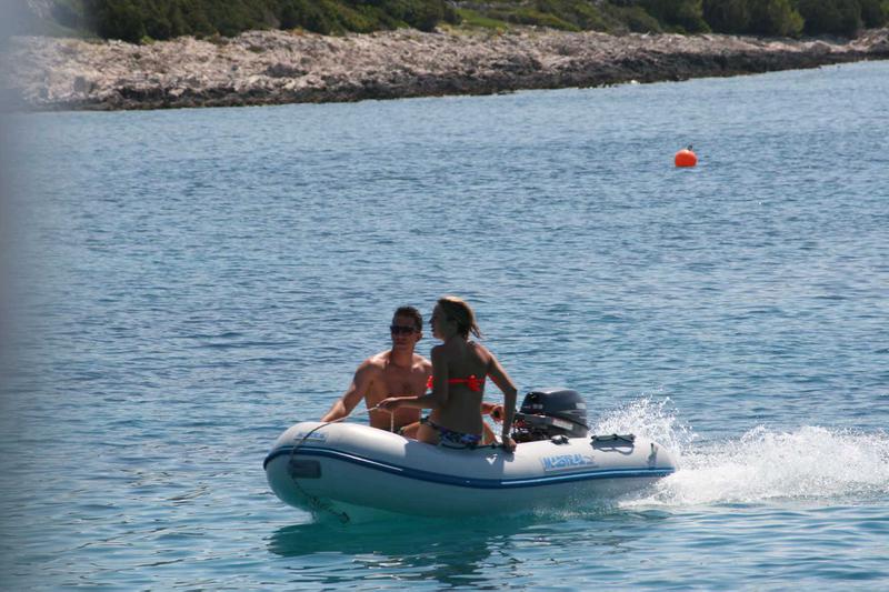 Book yachts online - motorboat - Hampton 42 - SEA LION - rent