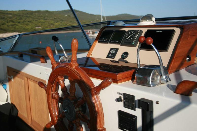 Book yachts online - motorboat - Hampton 42 - SEA LION - rent