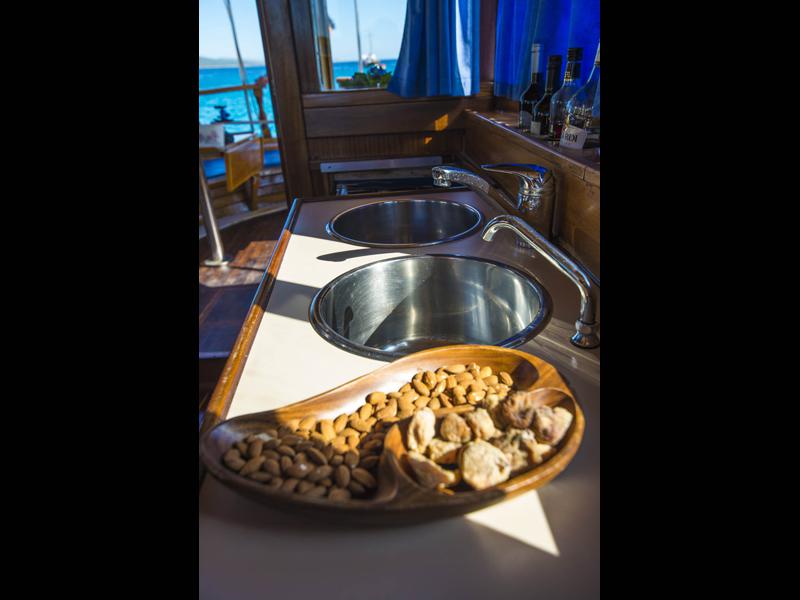 Book yachts online - motorboat - Model Luka - LUKA - rent