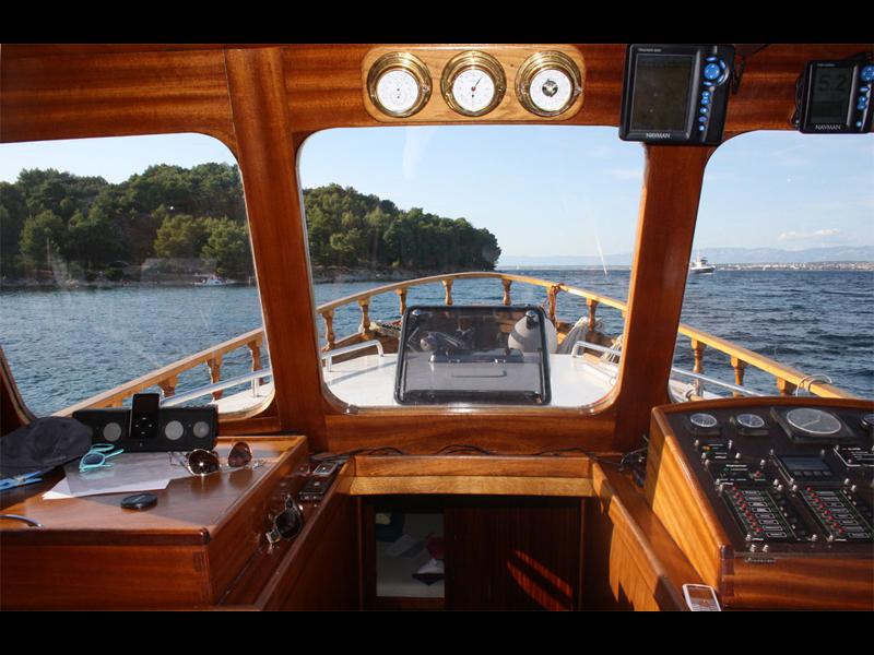 Book yachts online - motorboat - Model Luka - LUKA - rent