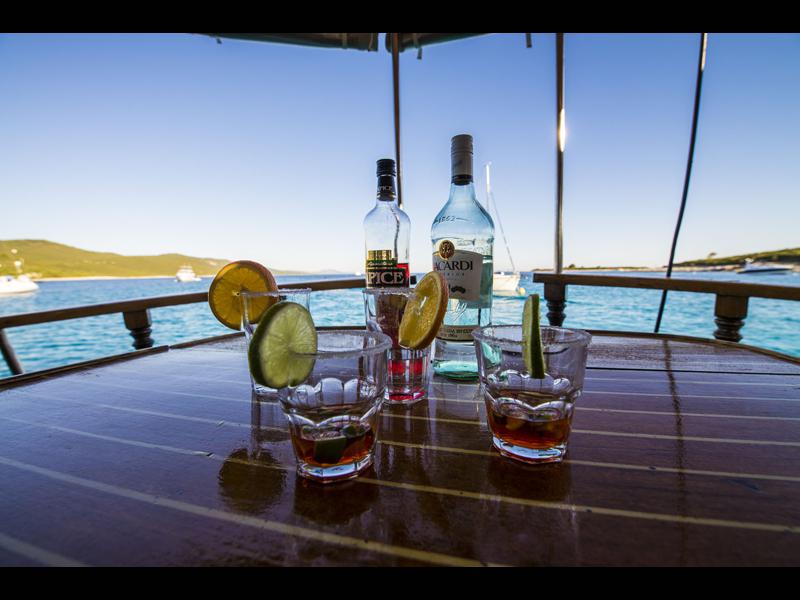 Book yachts online - motorboat - Model Tiho - TIHO - rent