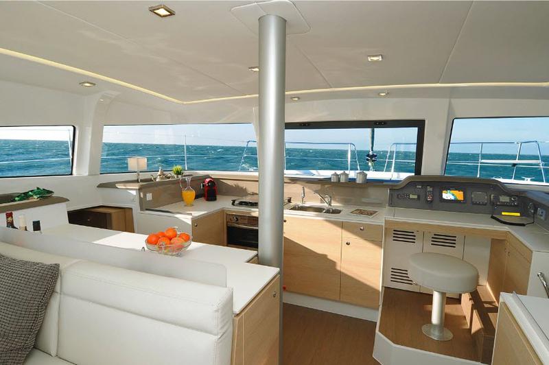 Book yachts online - catamaran - Bali 4.1 Maxi Lounge - Grampis - rent