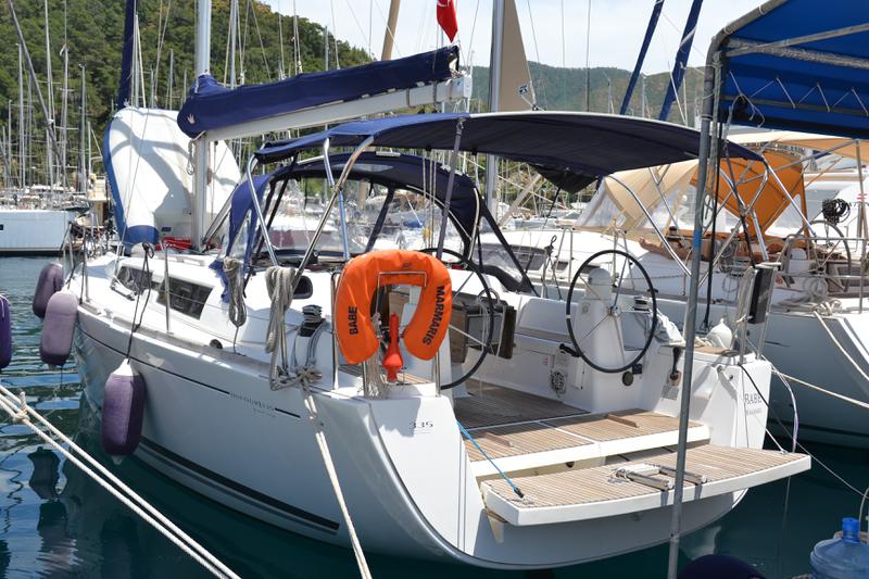 Book yachts online - sailboat - Dufour 335 GL - Babe - rent