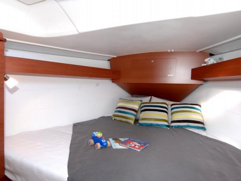 Book yachts online - sailboat - Dufour 335 GL - Babe - rent