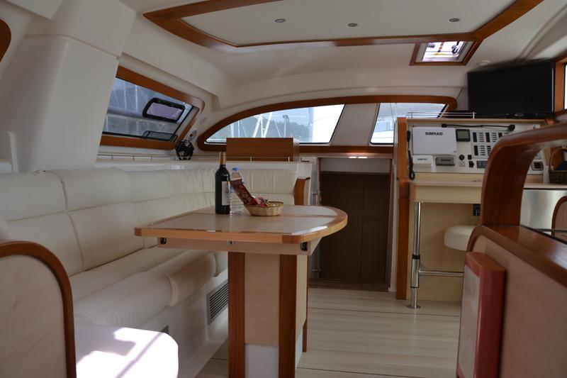 Book yachts online - catamaran - Catana 47 Carbon - Xenia II - rent