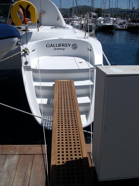Book yachts online - catamaran - Lagoon 380 S2 - Gallifrey - rent