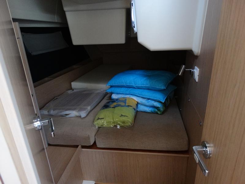 Book yachts online - sailboat - Oceanis 41.1 - KOS 41.2 - rent