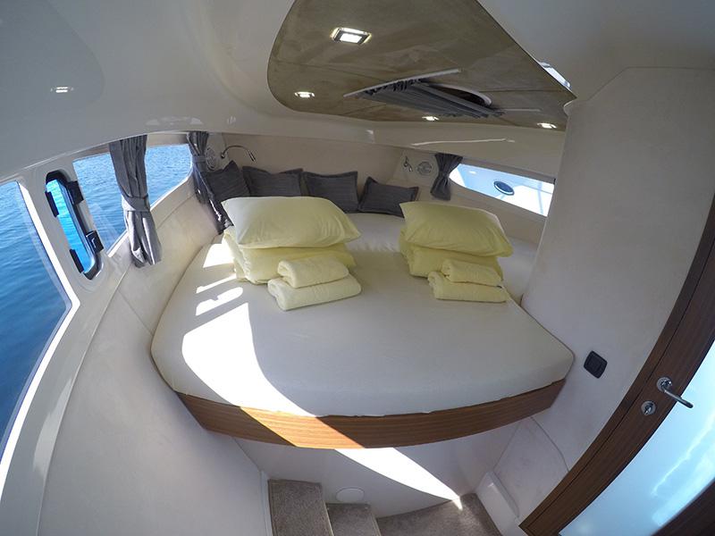 Book yachts online - motorboat - Marex 320 ACC - Aurora (Bowthruster, Sterntruster) - rent