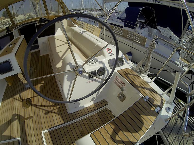 Book yachts online - sailboat - Dufour 382 GL - Gapigno II - BT - rent