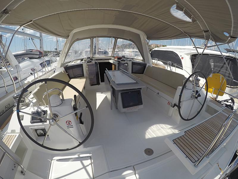 Book yachts online - sailboat - Oceanis 45 - Neška II - BT - rent