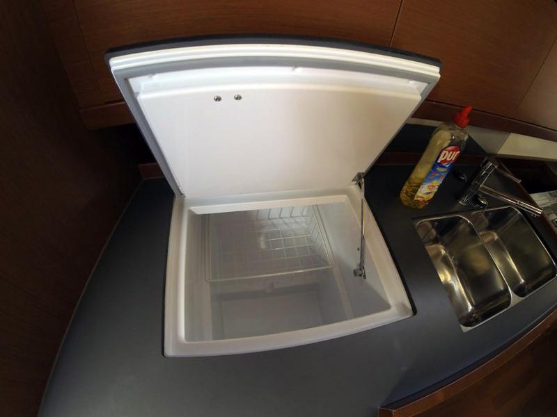 Book yachts online - sailboat - Oceanis 45 - Neška II - BT - rent