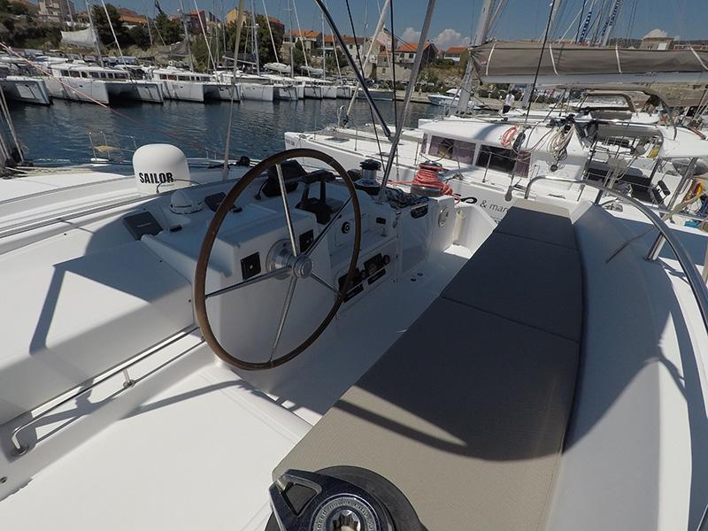 Book yachts online - catamaran - Lagoon 440 - Coco Jumbo (Solar panel) - rent