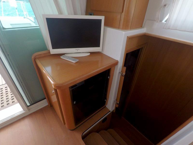 Book yachts online - catamaran - Lagoon 440 - Coco Jumbo (Solar panel) - rent