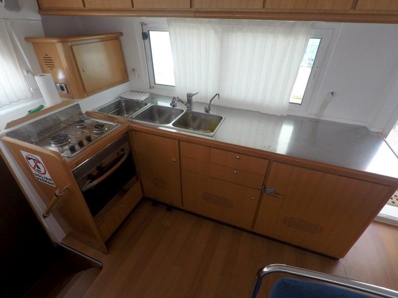 Book yachts online - catamaran - Lagoon 440 - Coco Jumbo (Solar panel) - rent