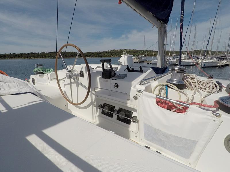 Book yachts online - catamaran - Lagoon 440 - Coco Jumbo (Solar panel) - rent