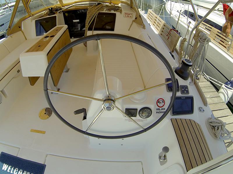 Book yachts online - sailboat - Dufour 382 GL - Tanja - BT - rent