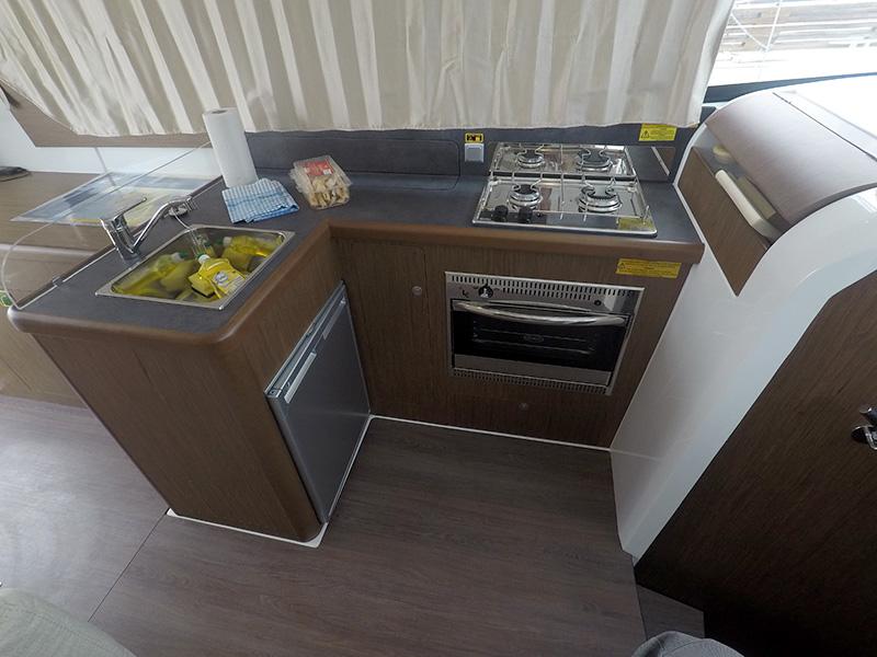 Book yachts online - motorboat - Beneteau Antares 36 - Sveti Nikola (AC, Generator, Bowthruster, Sterntruster) - rent