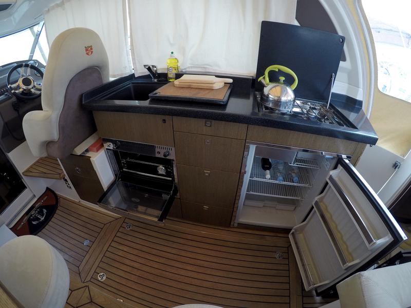 Book yachts online - motorboat - Marex 370 ACC - Fily (AC, Generator, Bowthruster, Sterntruster) - rent