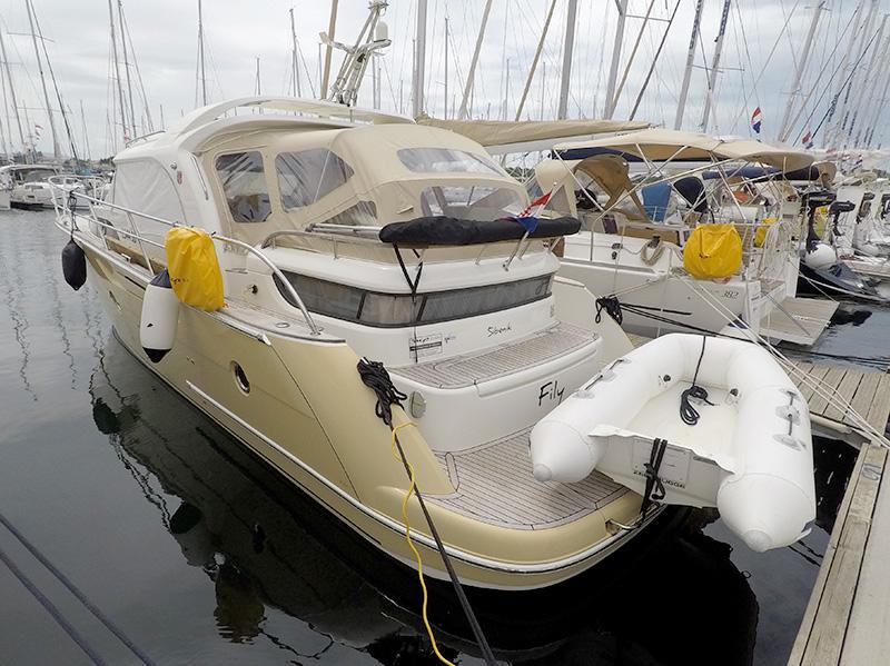 Book yachts online - motorboat - Marex 370 ACC - Fily (AC, Generator, Bowthruster, Sterntruster) - rent