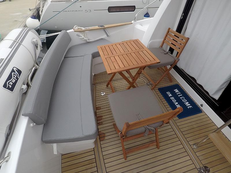 Book yachts online - motorboat - Beneteau Antares 36 - Mandalina II (AC, Generator, Bowthruster, Sterntruster) - rent