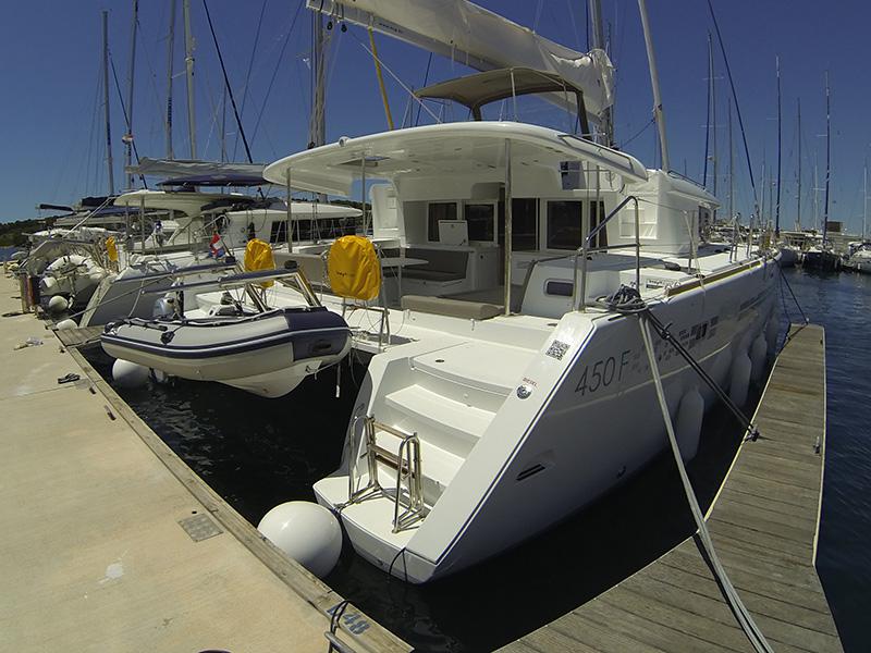 Book yachts online - catamaran - Lagoon 450 - Juraj - rent
