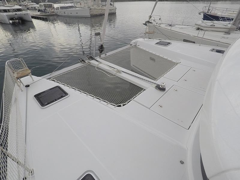 Book yachts online - catamaran - Lagoon 42 - Aymeline (AC + generator) - rent