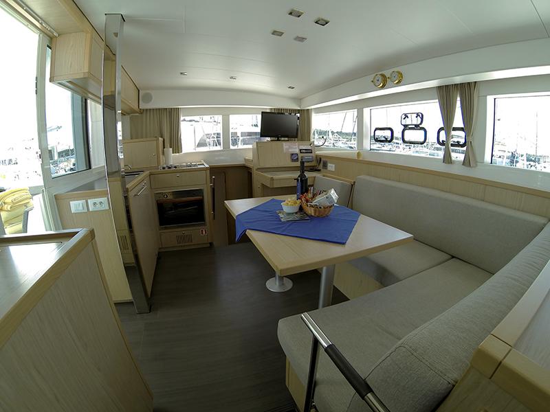 Book yachts online - catamaran - Lagoon 39 2016 - Bob Cat (Solar panel) - rent
