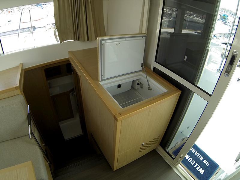 Book yachts online - catamaran - Lagoon 39 2016 - Bob Cat (Solar panel) - rent