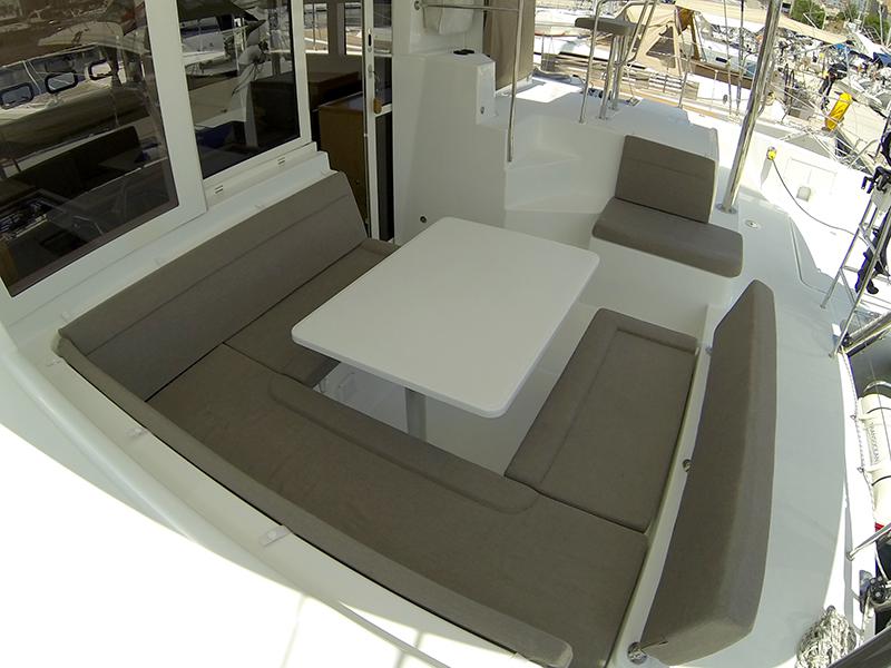 Book yachts online - catamaran - Lagoon 39 2016 - Bob Cat (Solar panel) - rent