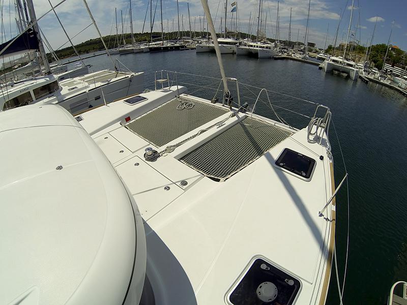 Book yachts online - catamaran - Lagoon 39 2016 - Bob Cat (Solar panel) - rent