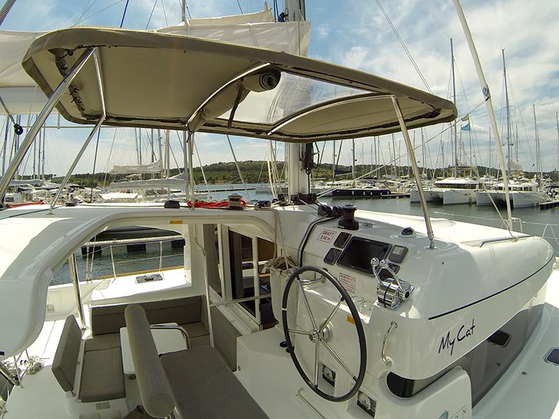 Book yachts online - catamaran - Lagoon 39 - My cat (Solar panel) - rent
