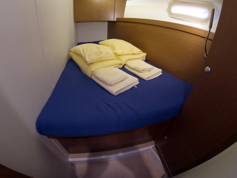 Book yachts online - sailboat - Hanse 445 - Maja lll - BT - rent