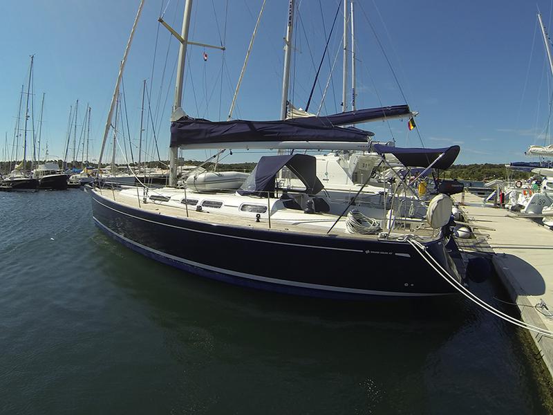 Book yachts online - sailboat - Grand Soleil 45 - Pingala (Sails 2015, Bowthruster) - rent