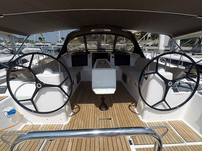 Book yachts online - sailboat - Dufour 460 GL 3 cab - Avalon II - BT - rent