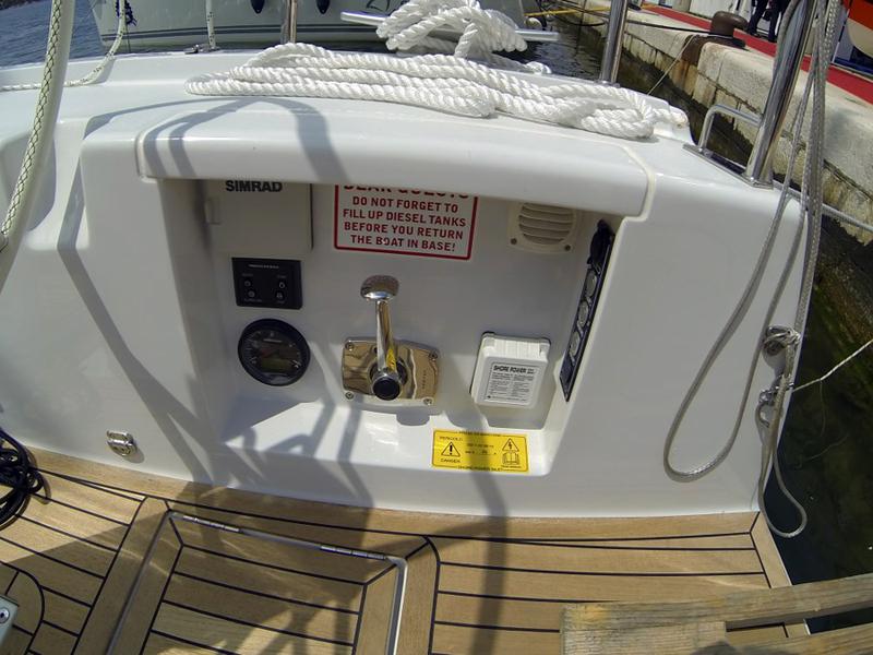 Book yachts online - sailboat - Grand Soleil 39 - Ziggy (Sails 2019) - rent