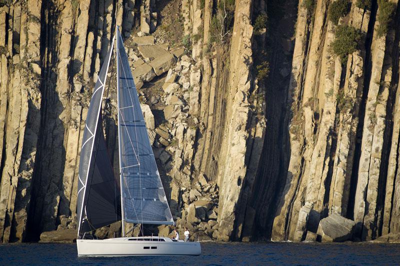Book yachts online - sailboat - Grand Soleil 39 - Ziggy (Sails 2019) - rent