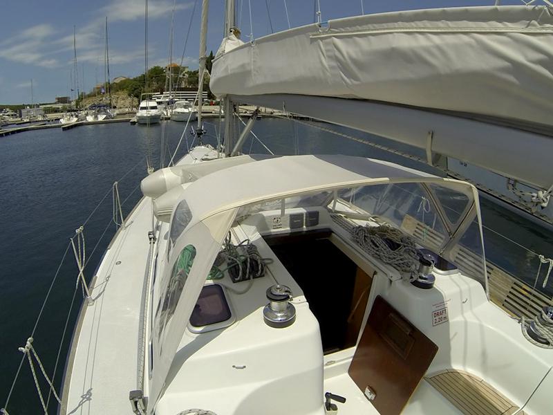 Book yachts online - sailboat - Grand Soleil 40 - Šjor (Main sail 2016, Genoa 2018) - rent