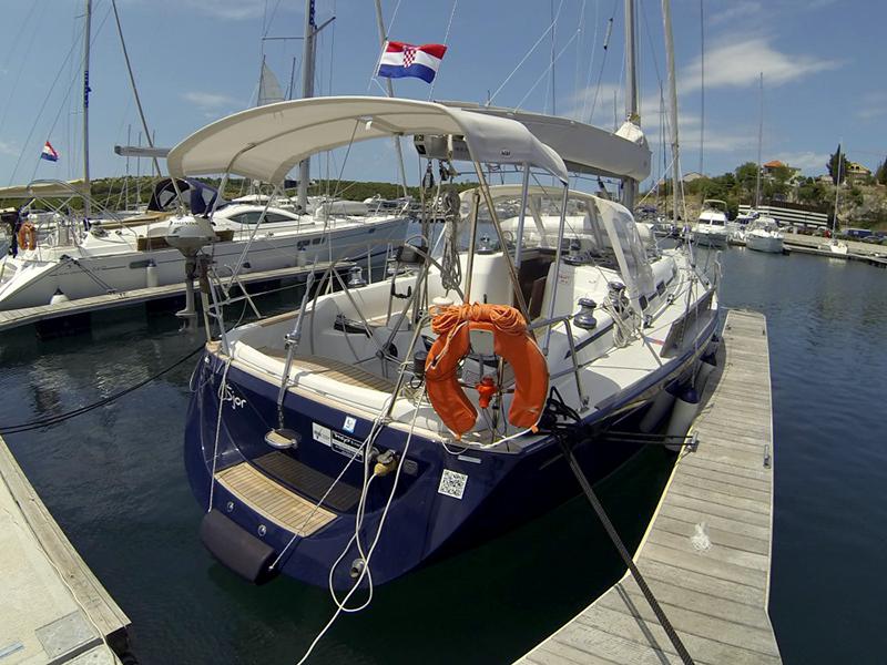 Book yachts online - sailboat - Grand Soleil 40 - Šjor (Main sail 2016, Genoa 2018) - rent