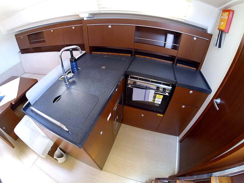 Book yachts online - sailboat - Hanse 385 - Ariel - rent